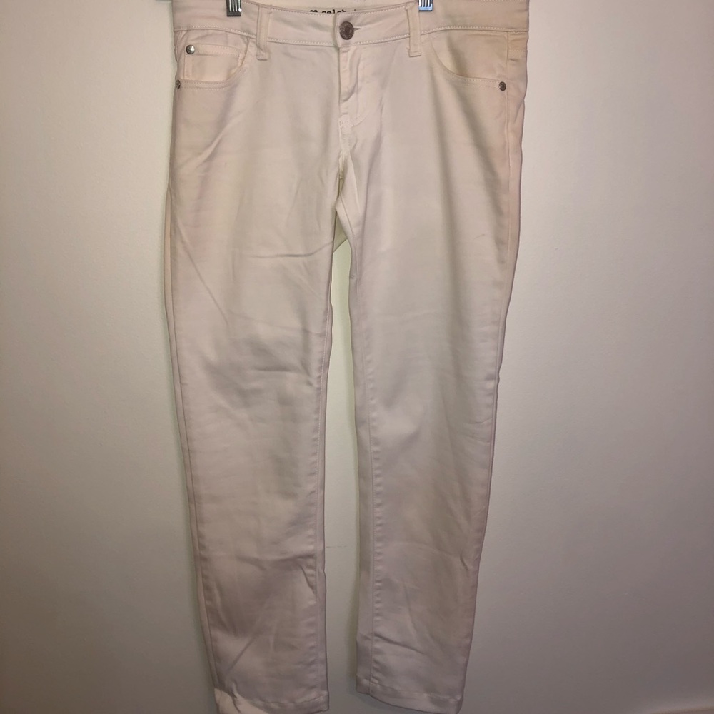 White skinny jeans